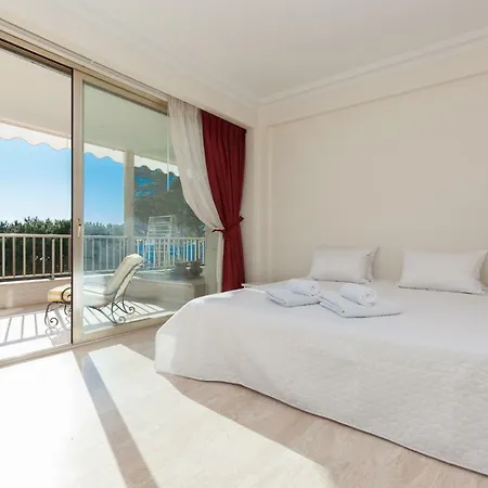 Splendid Sea View Luxury Residential With Swimming Pool *